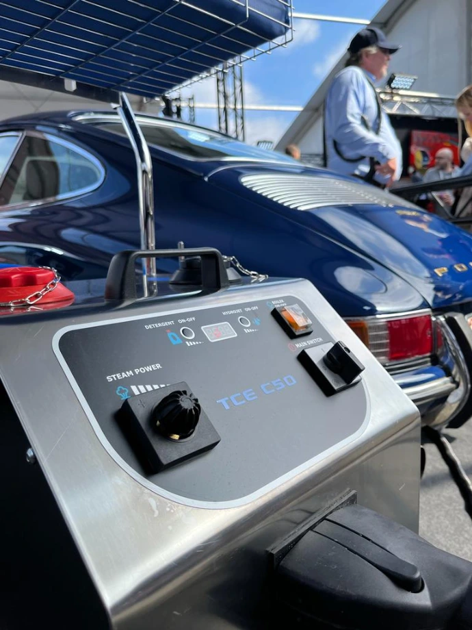 Stoomreinigen automotive