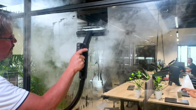 Raam reinigen met microstoom streeploos droog